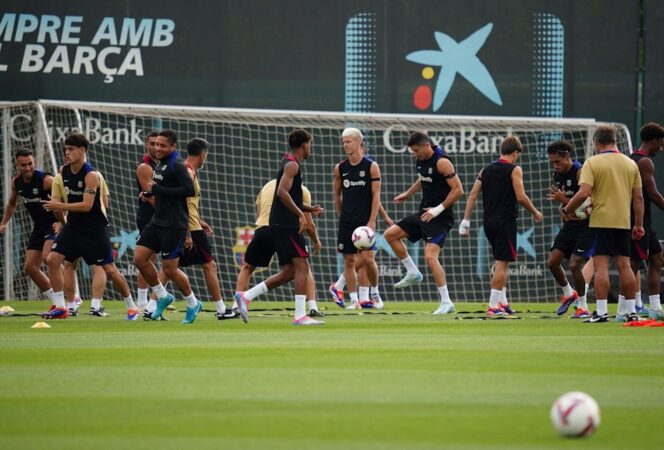 
Strategi Pemain Barcelona dan Kekhawatiran terhadap Pelatih Hansi Flick