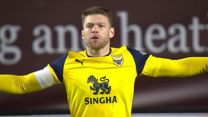 
Sunderland Melangkah ke Babak Kelima FA Cup Berkat Gol Penalti yang Kontroversial